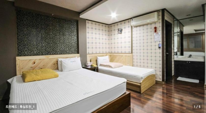 Sky Hotel Changwon Exterior photo