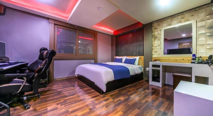 Sky Hotel Changwon Exterior photo