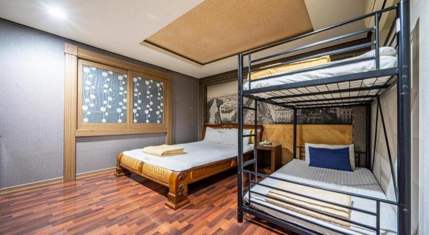 Sky Hotel Changwon Exterior photo